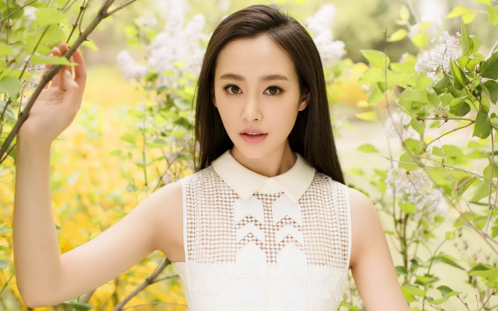 小清新美女户外摄影电脑桌面壁纸