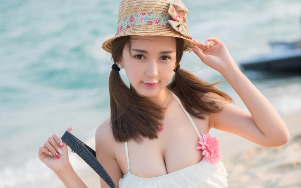 潘玮monkey小潘鼠海边写真壁纸