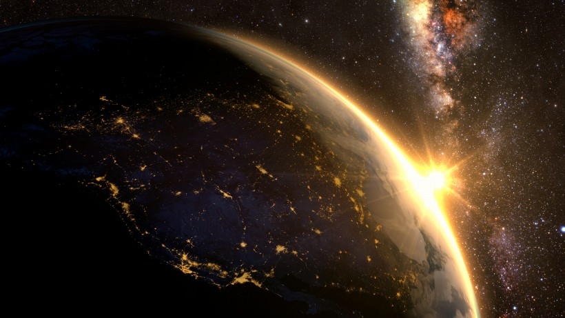 宇宙闪亮的星系图片