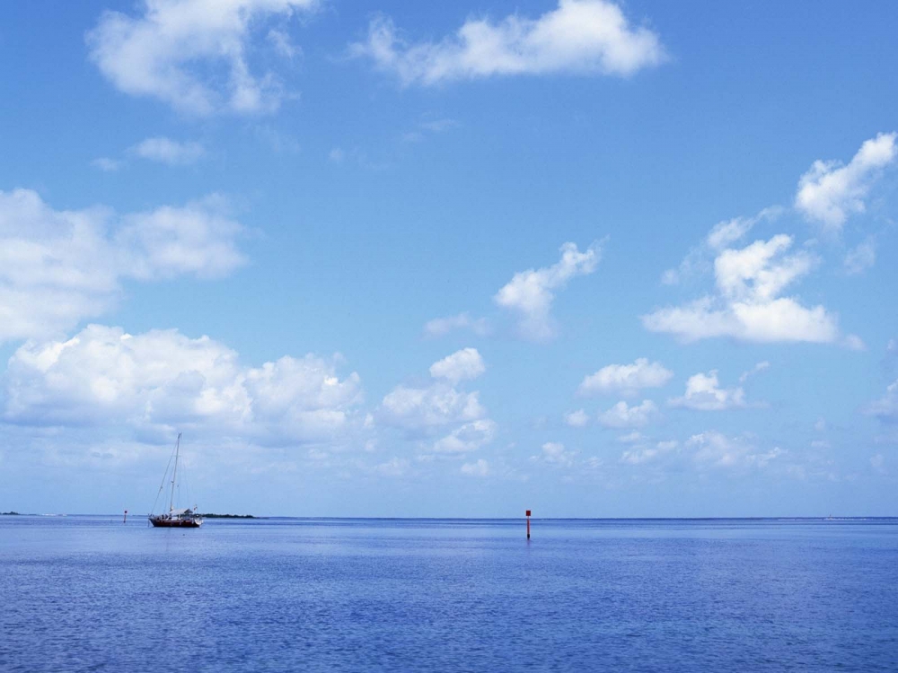 夏日清新怡人海滨蓝天白云唯美风景桌面壁纸图片大全