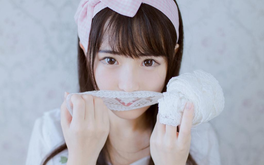 缝纫机女孩家居唯美写真
