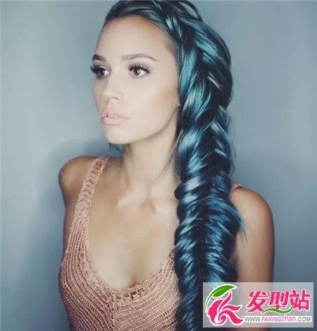 蓝色头发染发效果 波西米亚蓝色编发