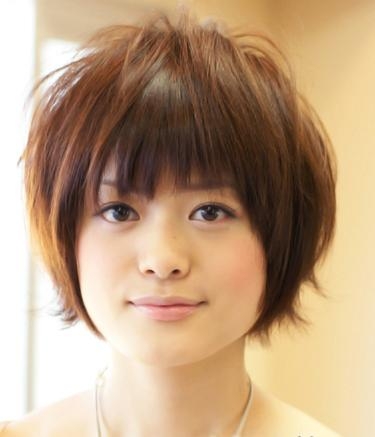 适合国字脸女人的发型 提升气质美感