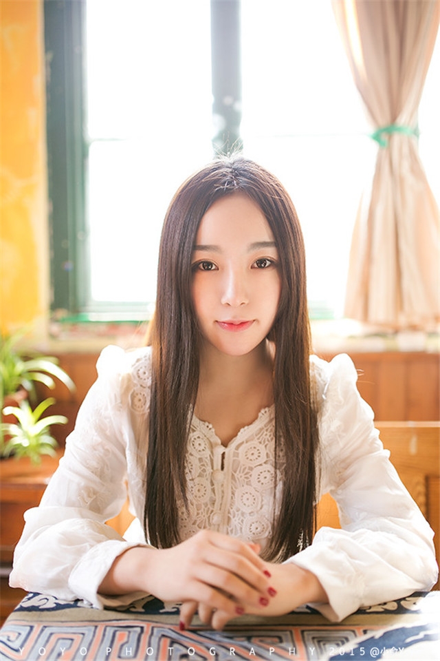 长发文艺美女高清手机桌面壁纸下载