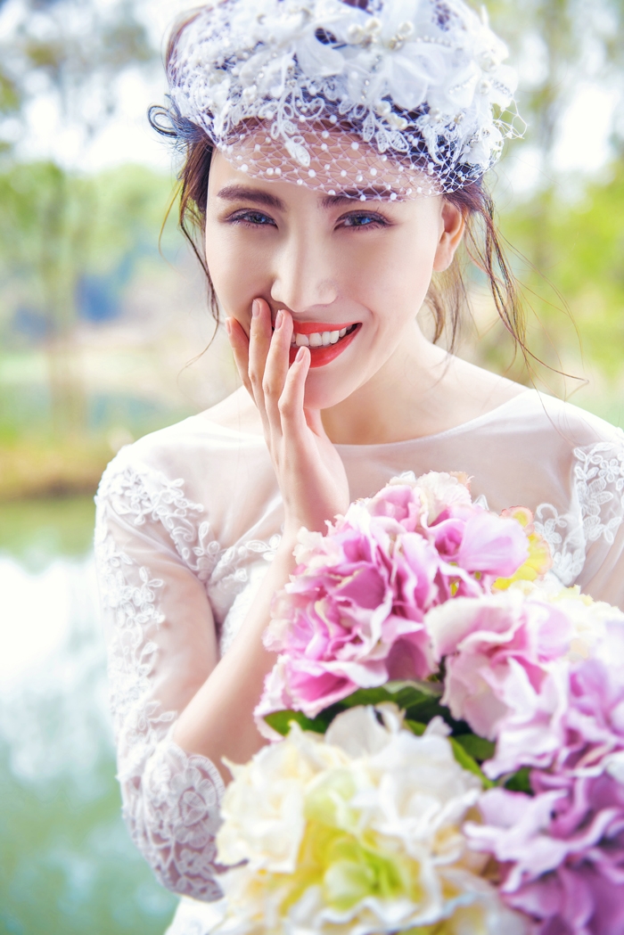 树林水边 婚纱照