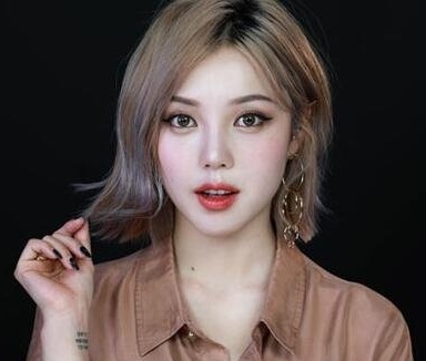 时尚美女韩国慵懒发型图片