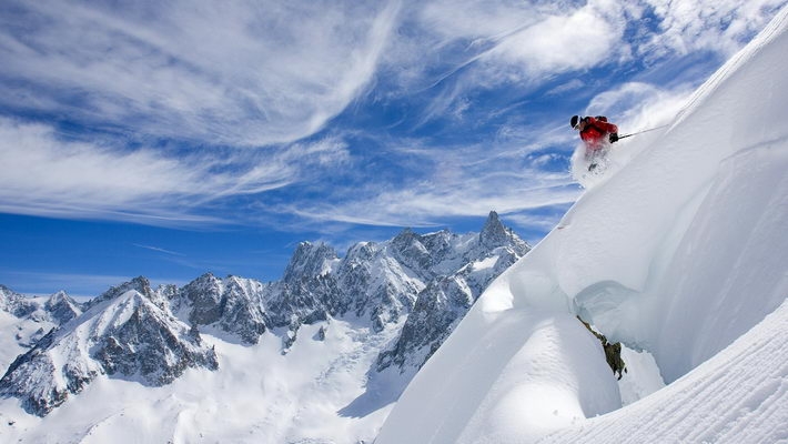 雪山滑雪高清电脑壁纸下载