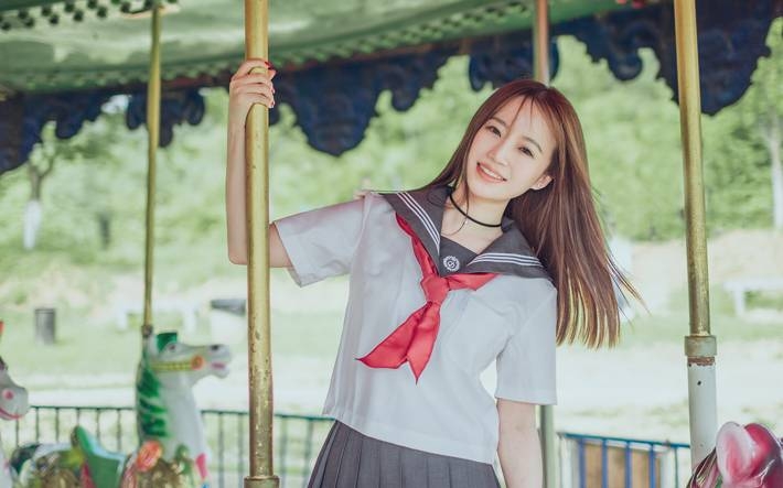 水手制服美女游乐园写真图片壁纸