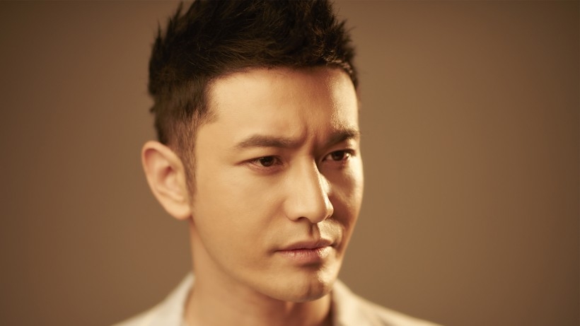 帅哥明星黄晓明桌面壁纸