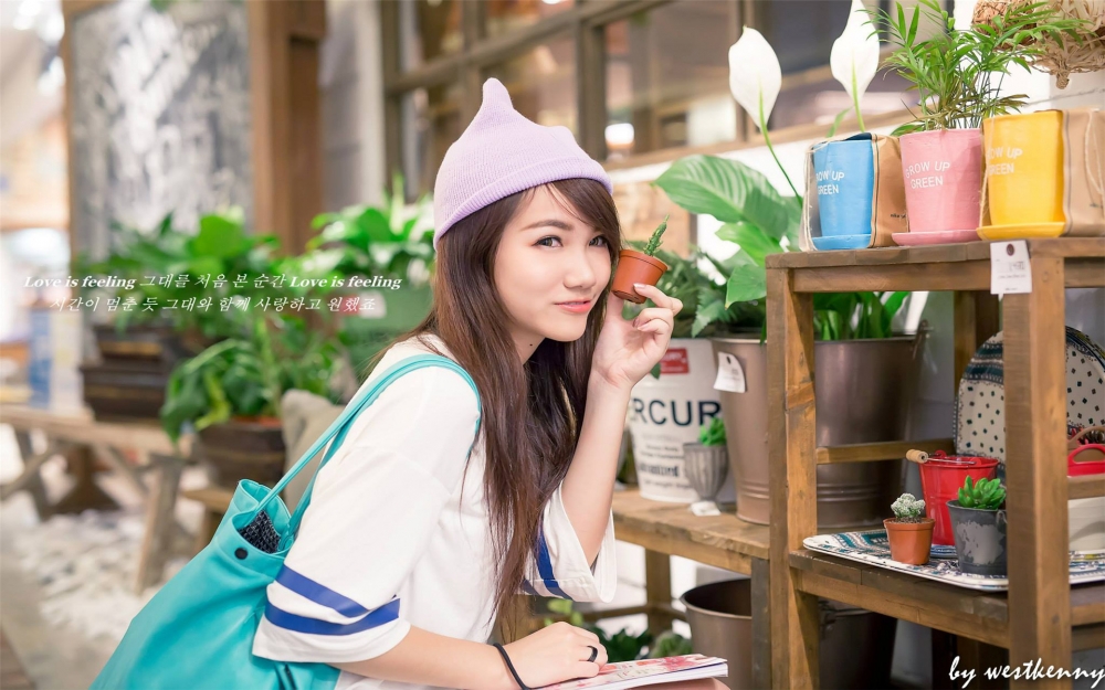 清纯可爱邻家女孩唯美街拍桌面壁纸第一辑