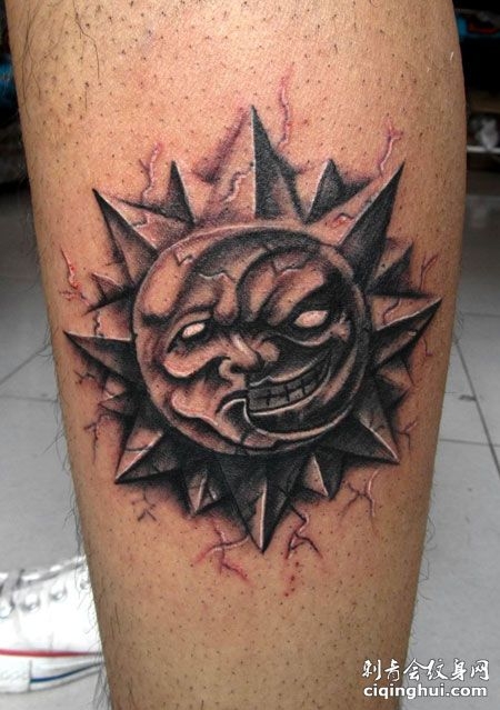 小腿太阳神纹身图案