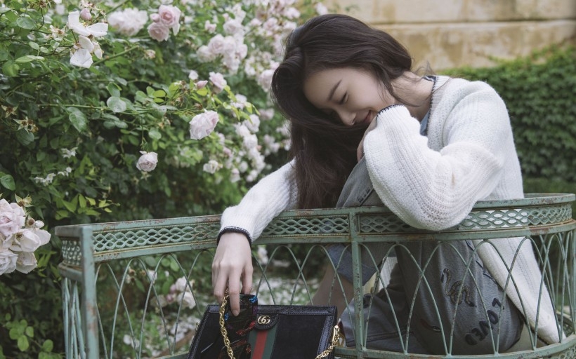 美女倪妮户外写真桌面壁纸