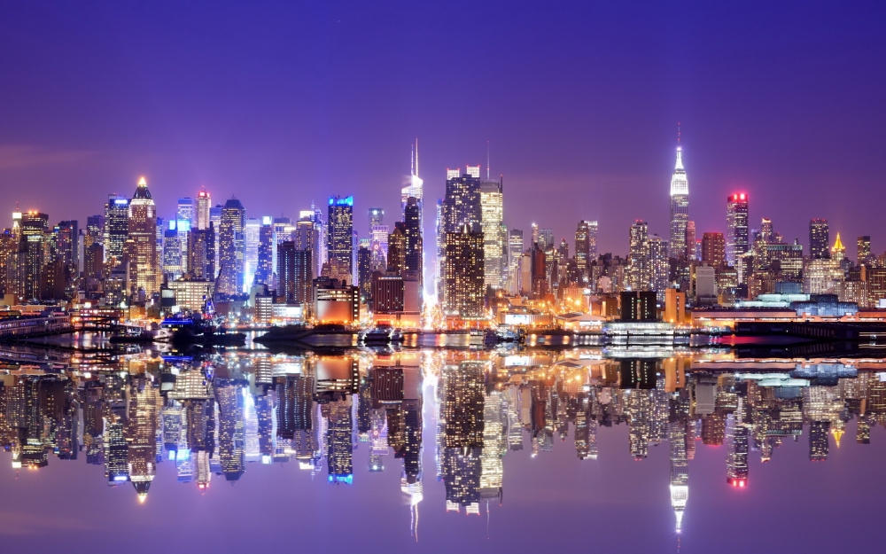 美国纽约曼哈顿繁华城市夜景图片