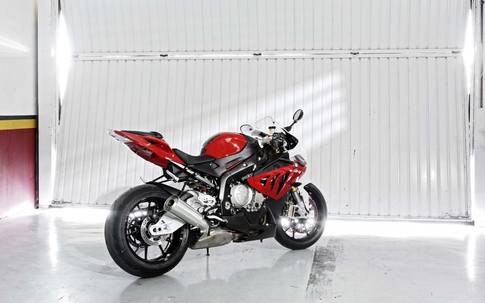 宝马 S 1000 RR摩托车壁纸