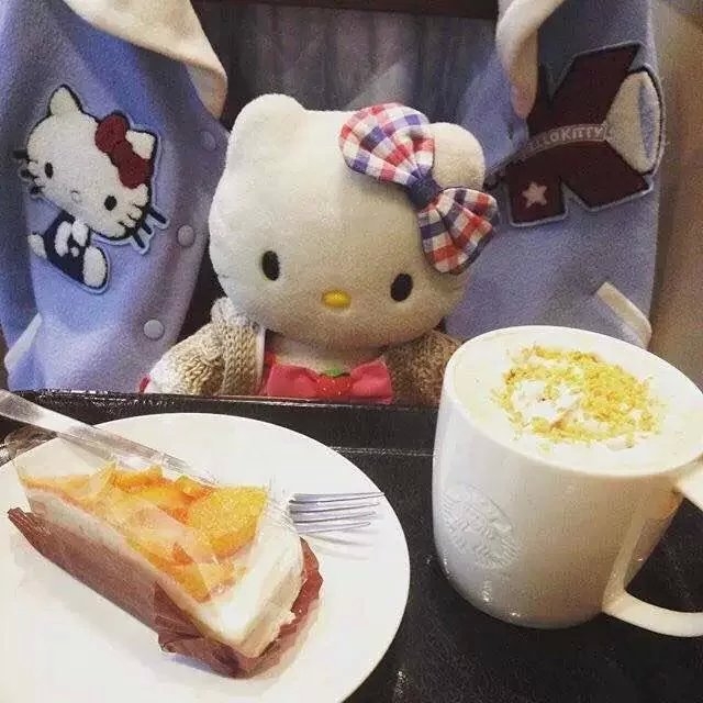 韩国首尔新村Hello Kitty Café主题餐厅 你想和谁一起去