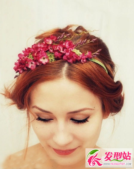 女神范新娘鲜花发型图片 新娘显白棕红色染发发型