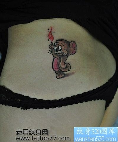 超可爱的腰部老鼠纹身图片