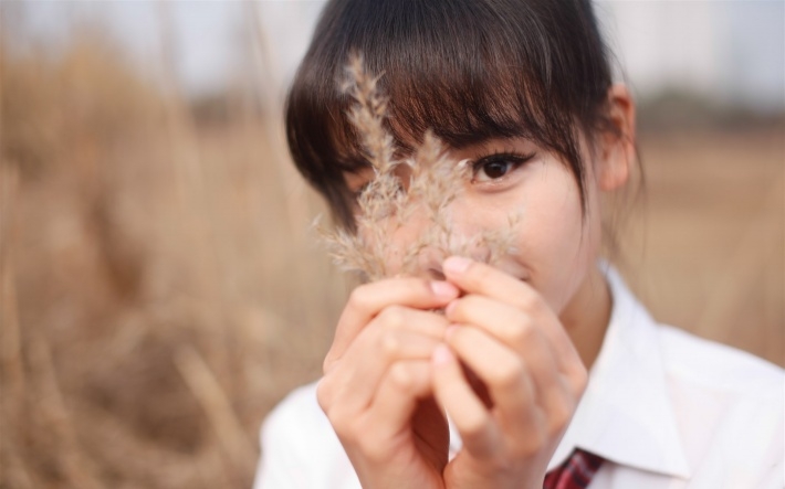 美女校园制服高清电脑壁纸下载