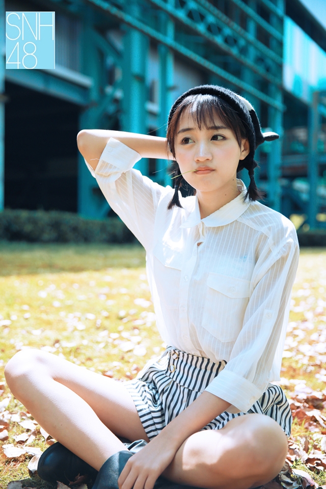 精选阳光青春少女写真手机壁纸下载