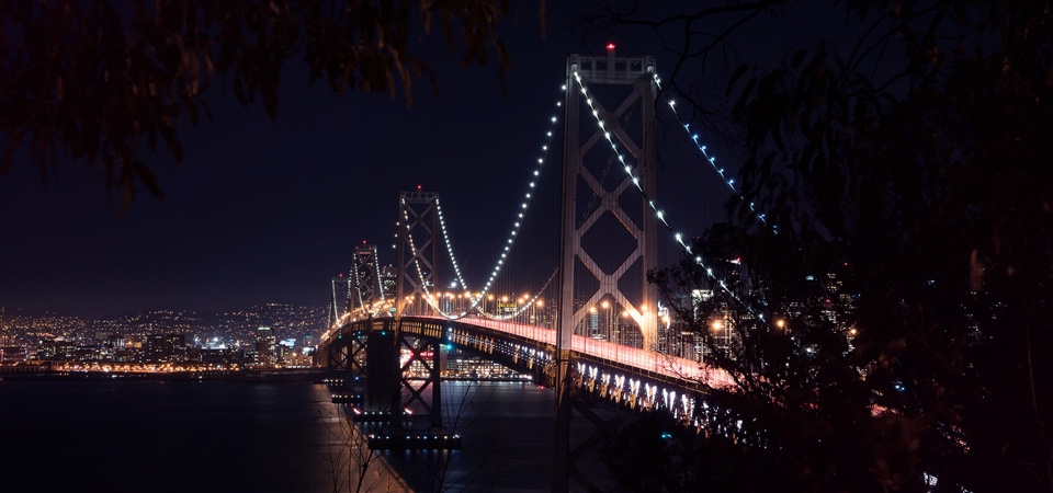 旧金山海湾大桥夜间风景桌面壁纸
