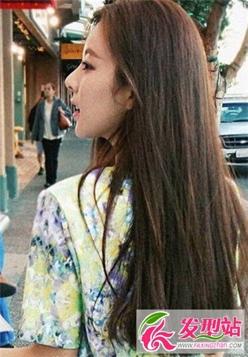 芭比公主式长发发型 气质靓丽的小女生