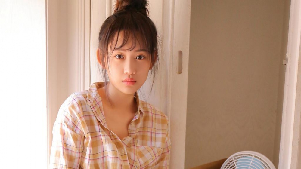 衬衣美女高清唯美写真