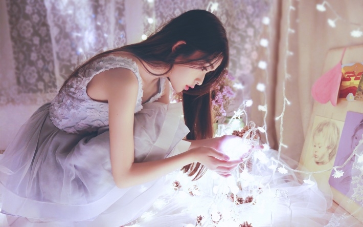 清纯长发美女居家唯美写真壁纸