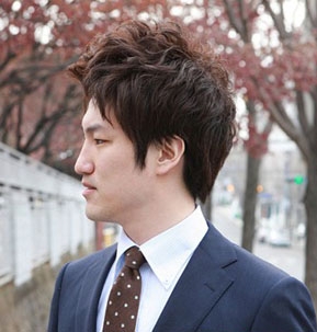 时尚韩式纹理烫男生发型图片