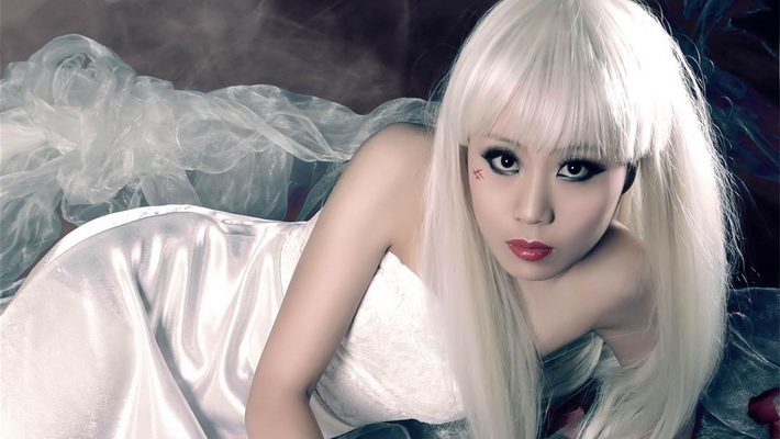 白发魔女时尚写真高清电脑壁纸