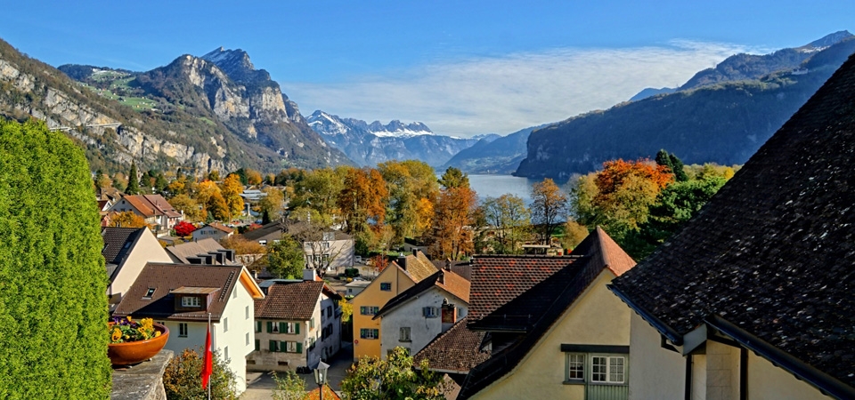 瑞士山风景,房子,湖,天空,秋天风景壁纸
