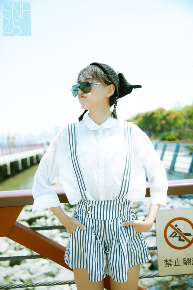 精选阳光青春少女写真手机壁纸下载
