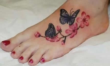 女生脚背漂亮的蝴蝶纹身图案