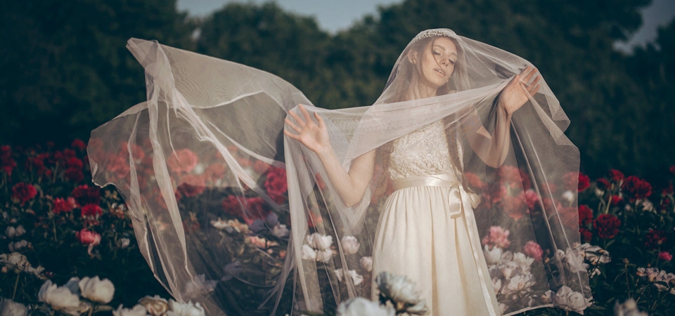 新娘，婚纱礼服，鲜花，面纱，唯美壁纸