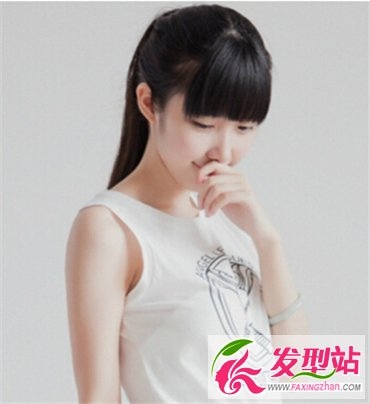 夏季女生披肩长发发型 直发还是卷发都给人清新