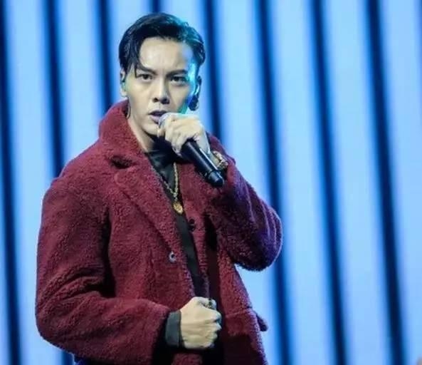 倒勾刘海男士发型设计