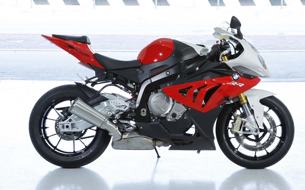 宝马 S 1000 RR摩托车壁纸