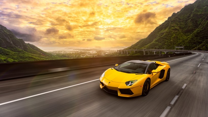 黄色兰博基尼Aventador LP700-4跑车桌面壁纸