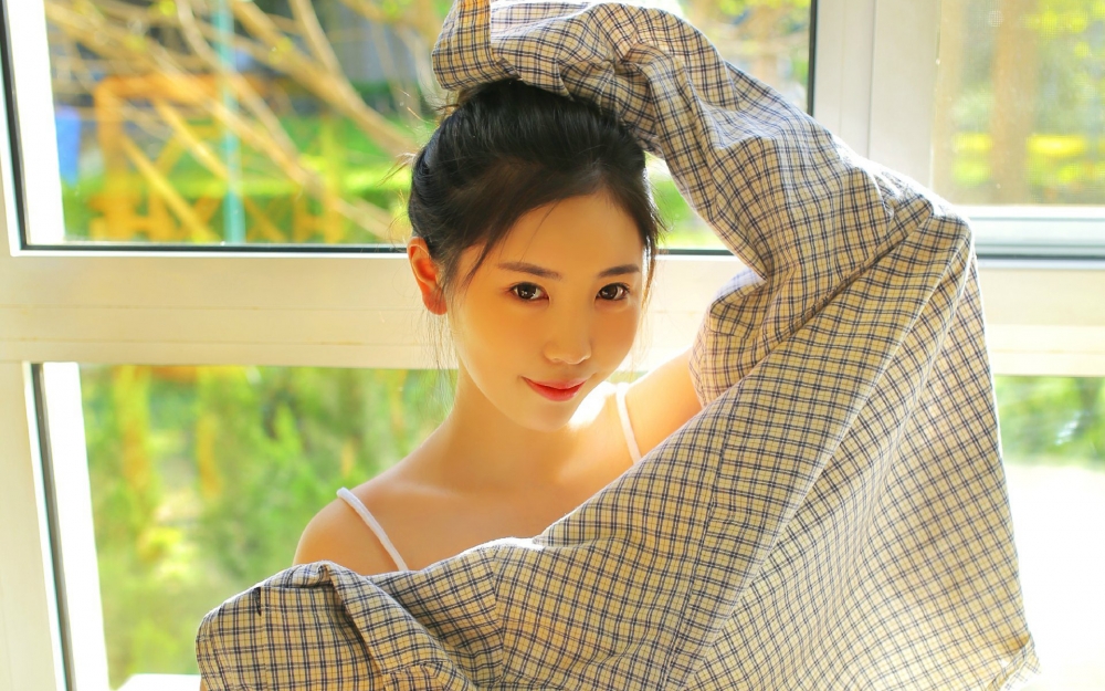 文艺美女居家治愈系写真高清图片壁纸