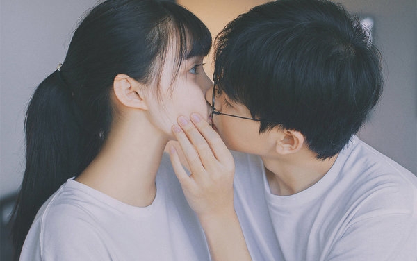 高颜值现代情侣浪漫爱情图片