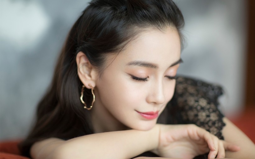 美女明星Angelababy蕾丝黑纱性感写真高清电脑桌面壁纸