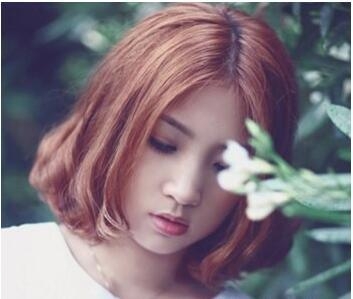 女士沙宣短发烫发造型图片