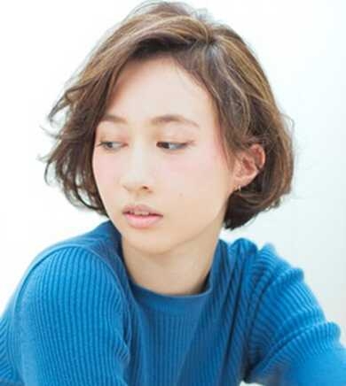 好看的女生波波头发型图片