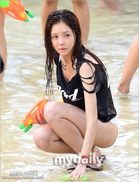 G-dragon权志龙拍摄江原道水上乐园宣传广告写真