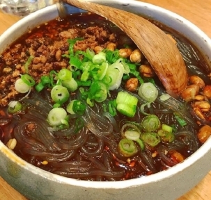 美食图片之美味的酸辣粉