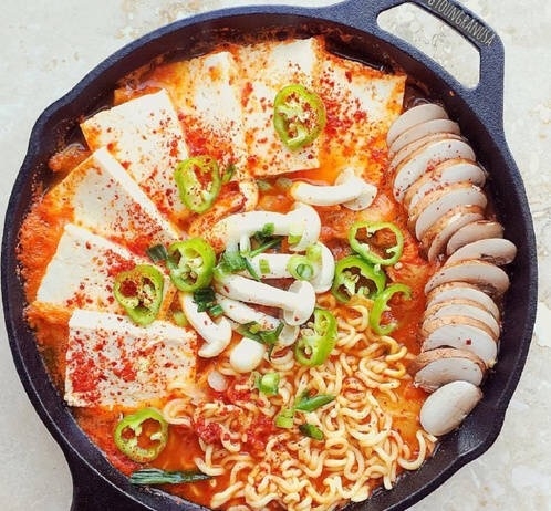好吃的韩国美食部队火锅图片