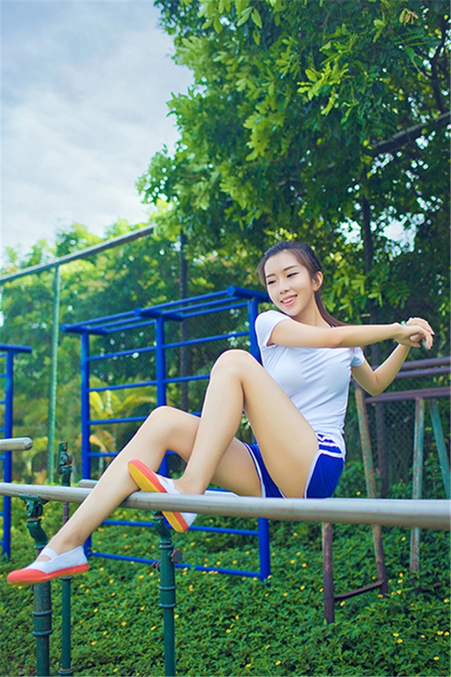 运动风美女高清手机壁纸