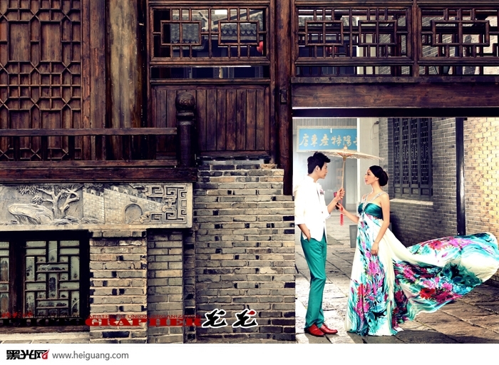 雅韵古式建筑下的创意婚纱照