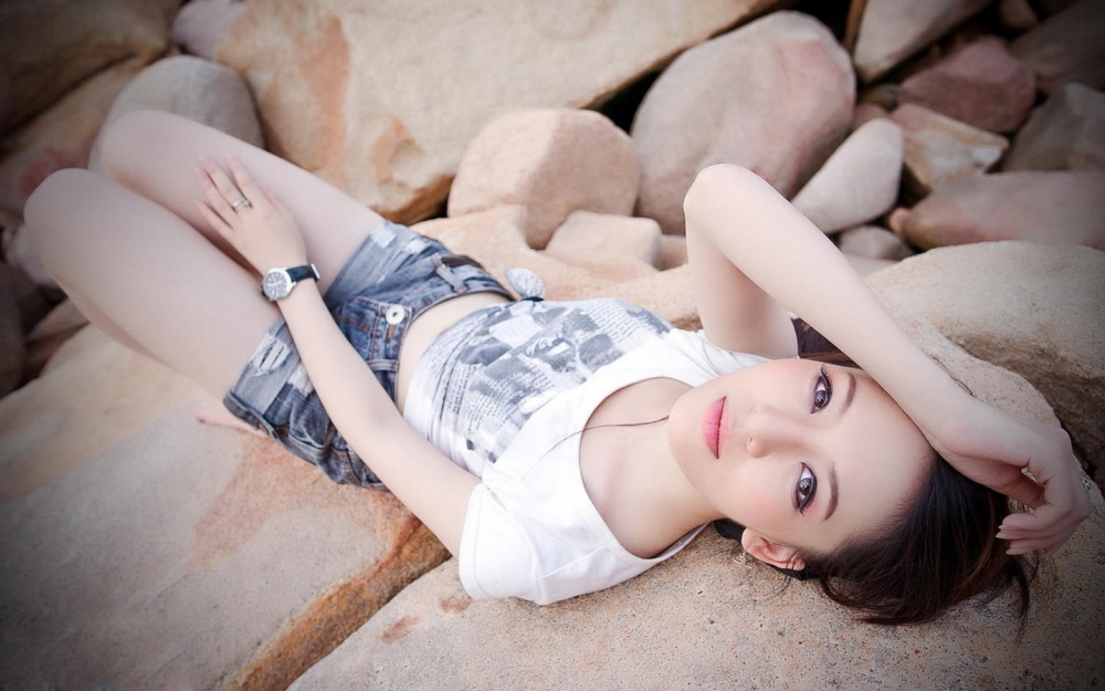 性感美女养眼翘臀性感写真壁纸