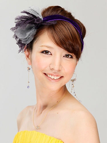 日系甜美短发新娘造型图片