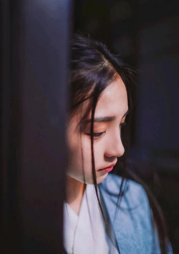故事谁都有也没人缺酒唯美意境图片